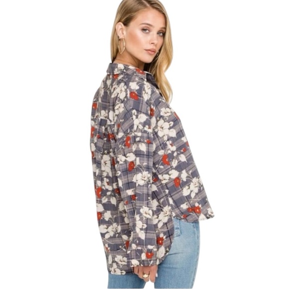 🆕 Lush - Plaid and Floral Long Sleeve Blouse - Picture 5 of 9